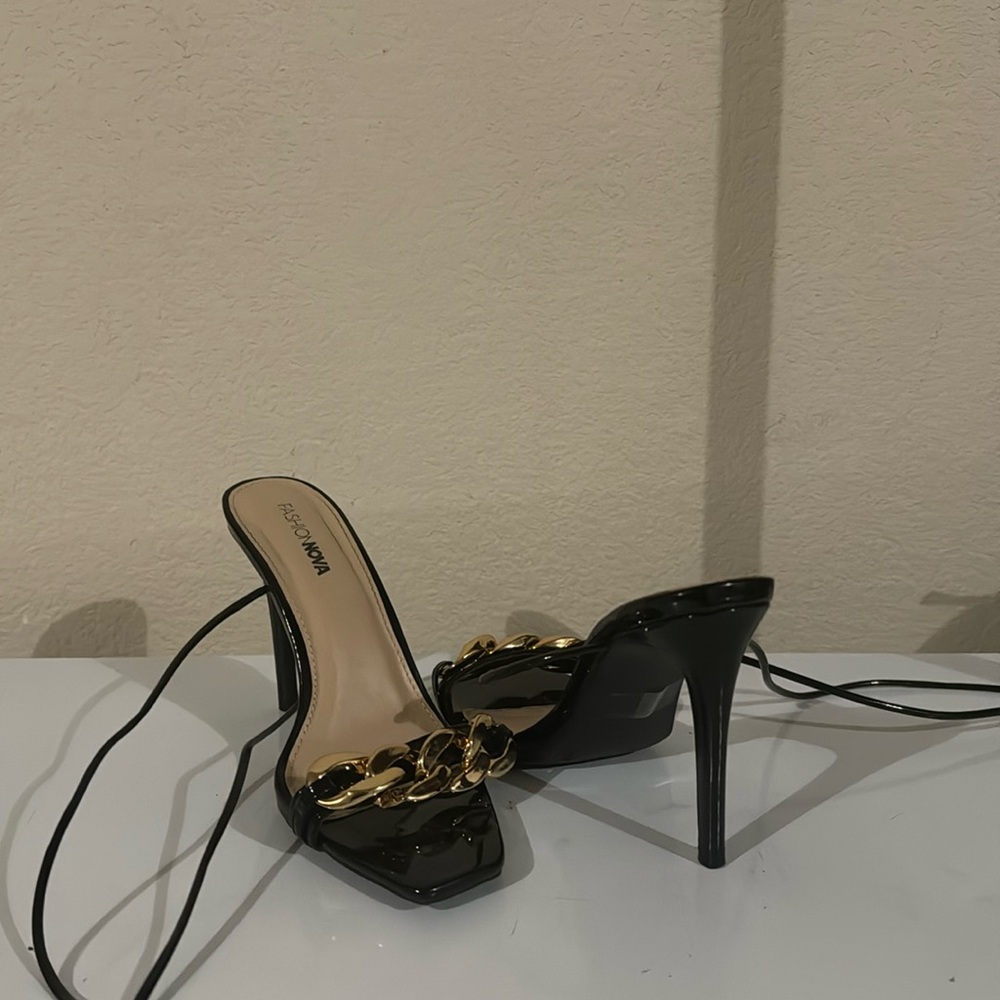 Gorgeous gold detailed heels